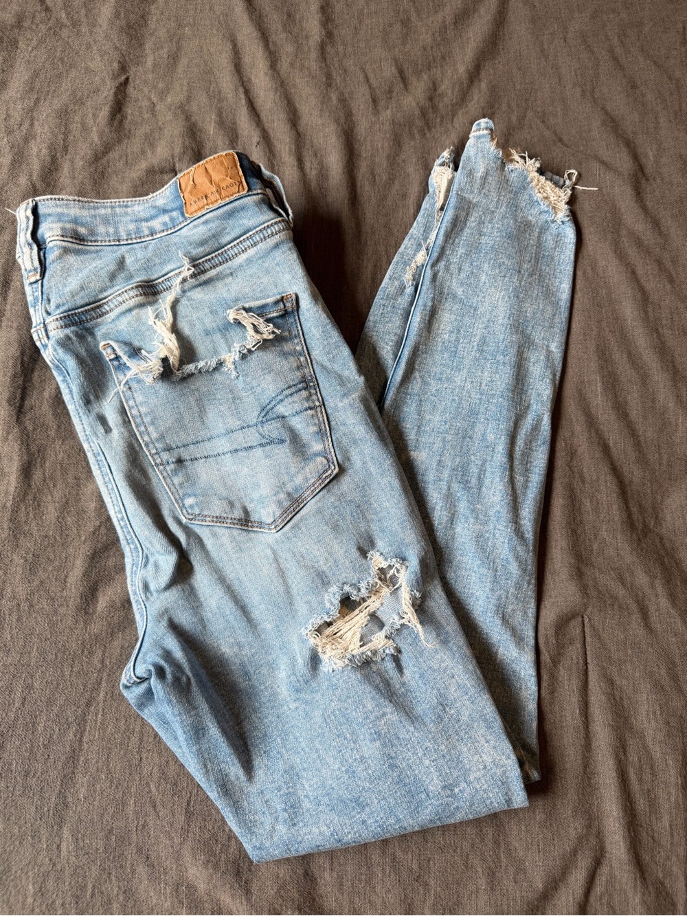American Eagle Outfitters Light Blue Distressed Skinny Jeans